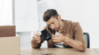 Kde šetří české domácnosti? Oblečení, dovolené a zábava jsou první volbou